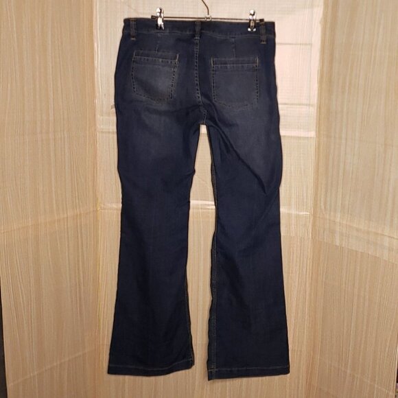 Cabi Womens Medium Wash Flare Leg Low Rise Jeans 6 - Picture 4 of 10